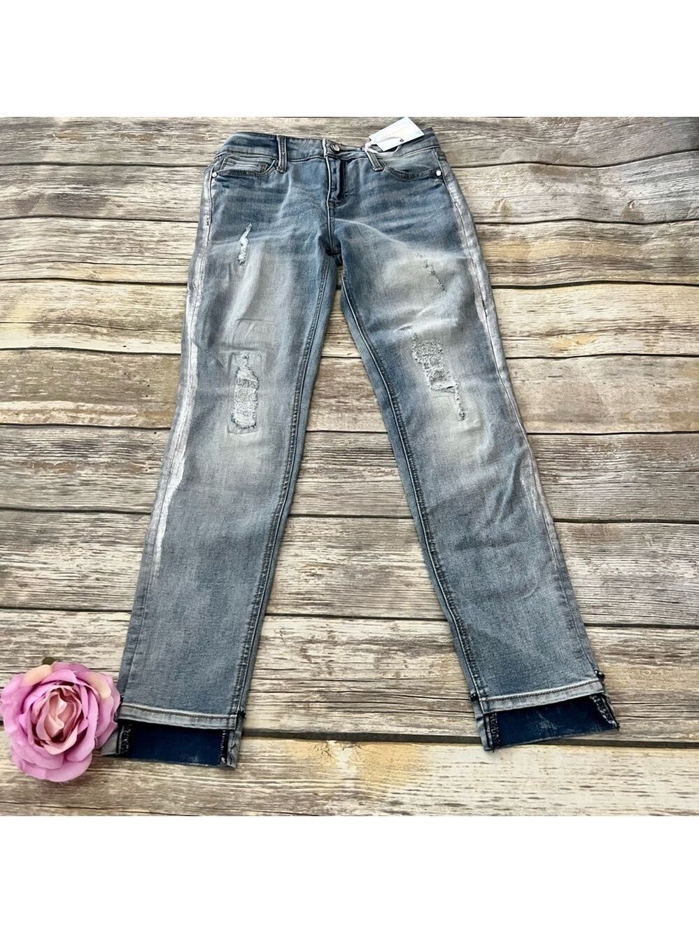 🌼NWT FUN CUFFED JEANS